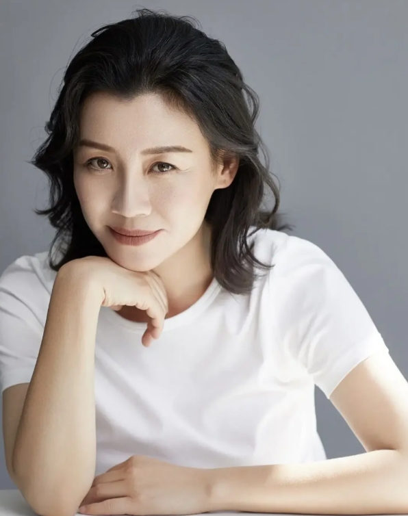 同居3年被名导抛弃，刘琳嫁普通人家终逆袭