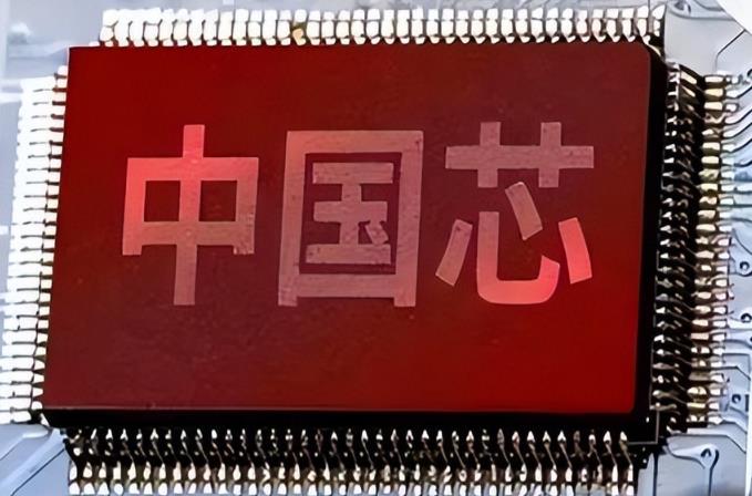 安卓手机缺芯少魂的现状一时难以改变。
虽然在华为Mate 70横空出世之际，关于
