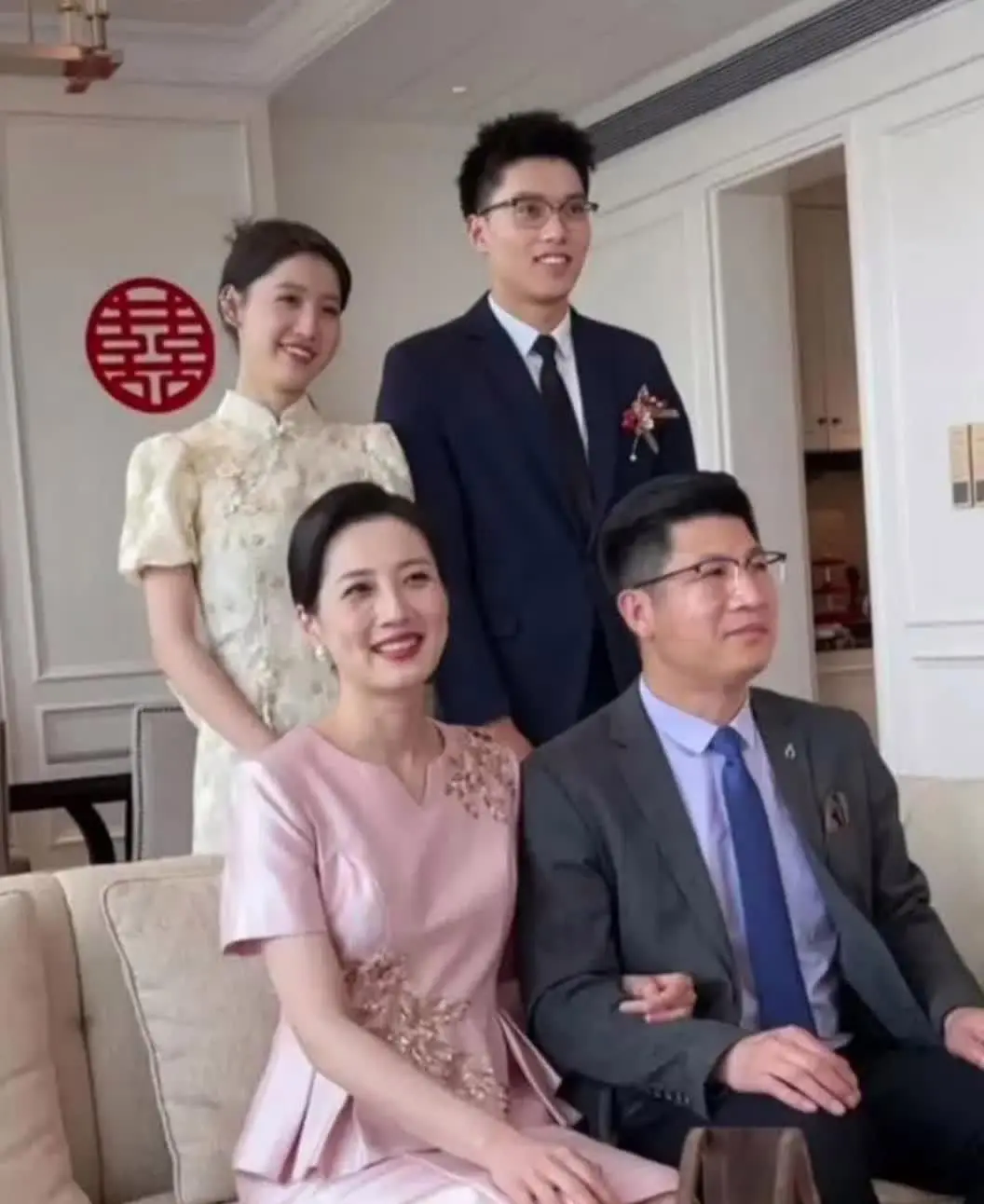 终于娶到心爱的女孩子了，好开心啊。
