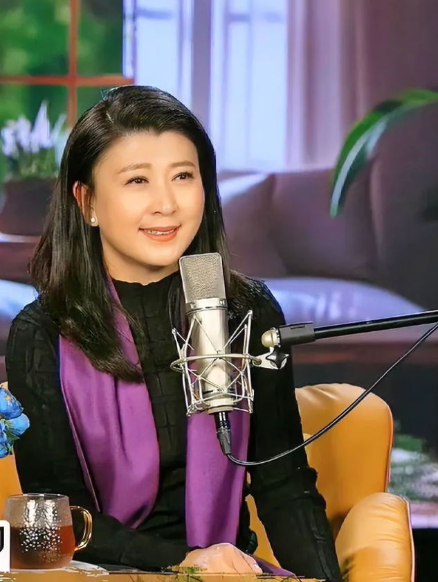 网络直播，现在已经成为主流趋势，其实根本目标就是为了赚钱。
阎学晶，由二人转演员