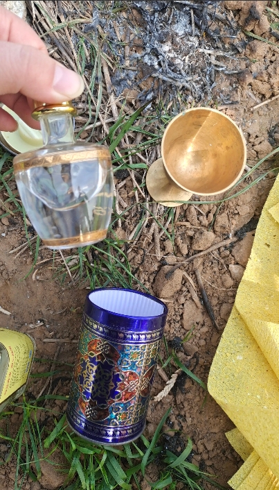 我爸已经去世快3年了，最近总是频繁地梦见他，醒来就泪流满面。还是因为遗憾太多了，
