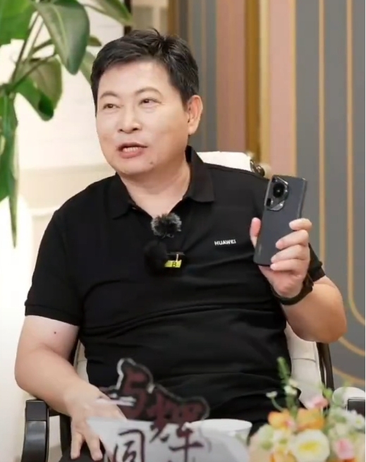 拉动中国电子工业崛起！

昨晚和董宇辉直播的最后，余承东感谢了消费者的信任和支持