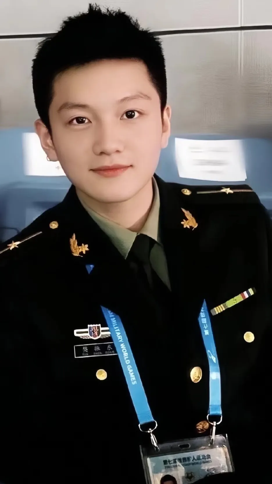 前国乒队员尹航说，樊振东在任何时候对我们这些哥哥们和退役运动员