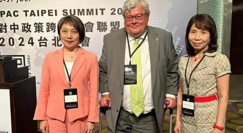 台湾是中国不可分割的一部分，海峡两岸同胞同根同源、同文同种。中国政府一直致力于维