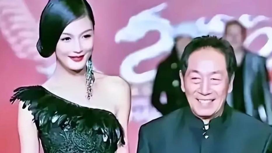 演员王奎荣，这辈子最大的成功就是68岁那年娶了比他小37岁的闺女