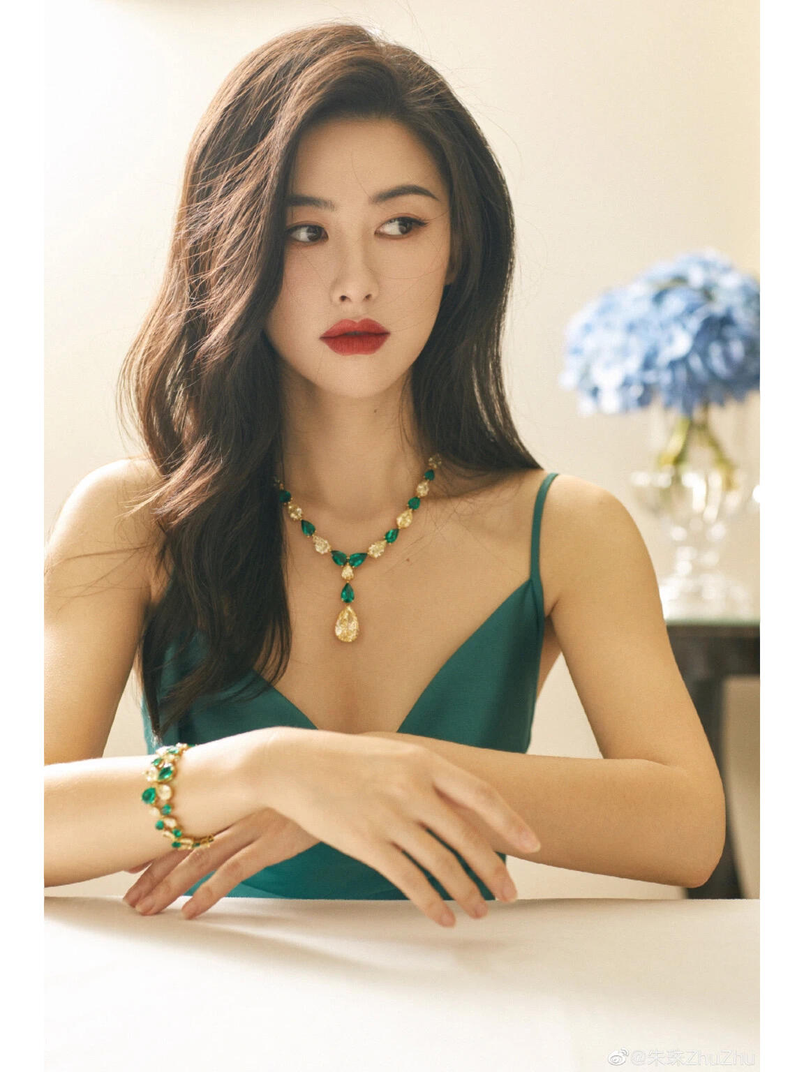 朱珠清澈如水