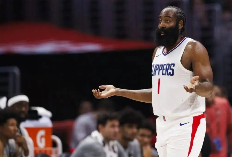 哈登这是有情绪了啊，快船103:126惨败掘金，球员评分如下！

1、哈登（49