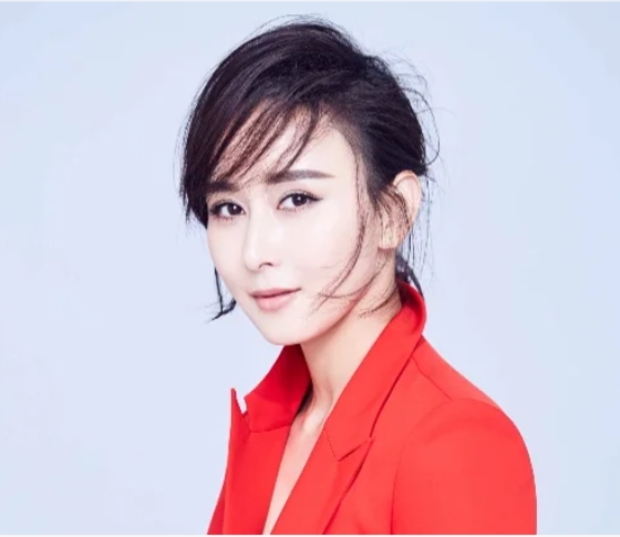 胡静：从云南走向世界的影视之花