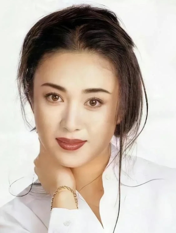 傅艺伟：她曾因“苏妲己”一夜走红