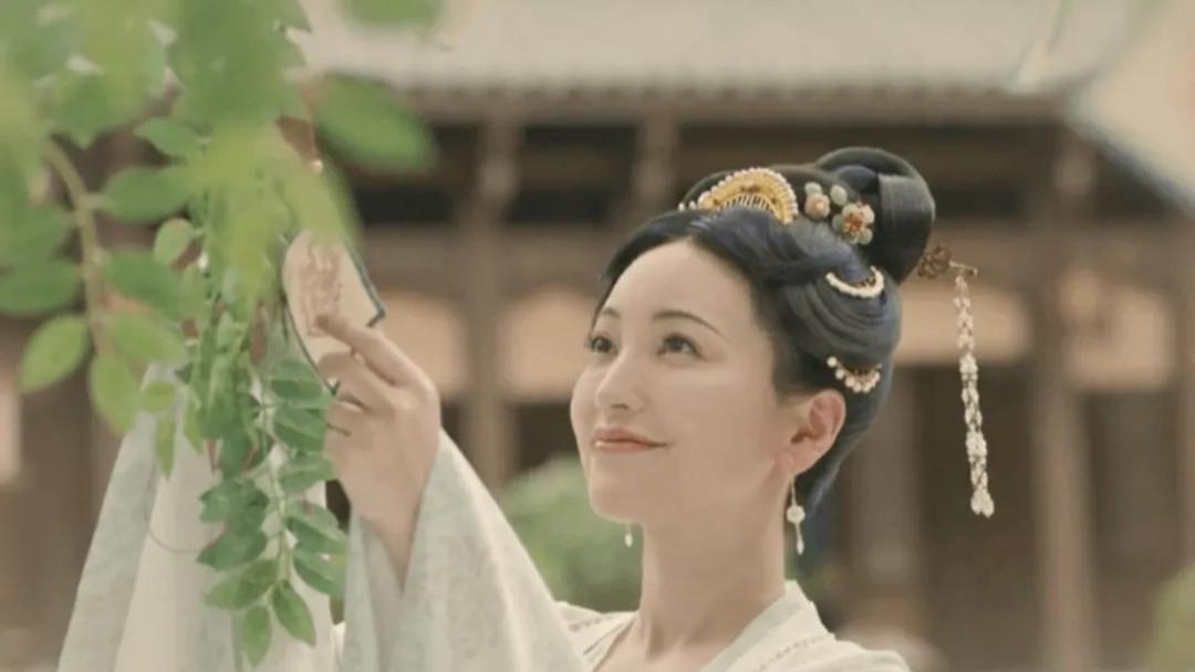 《锦绣安宁》金莎：不再硬凹少女，却凭白月光母亲不输25岁的任敏
