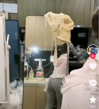吴柳芳直播做饭，被很多网友说还想要擦边！

近日，因为擦边被封号的体操世界杯分站