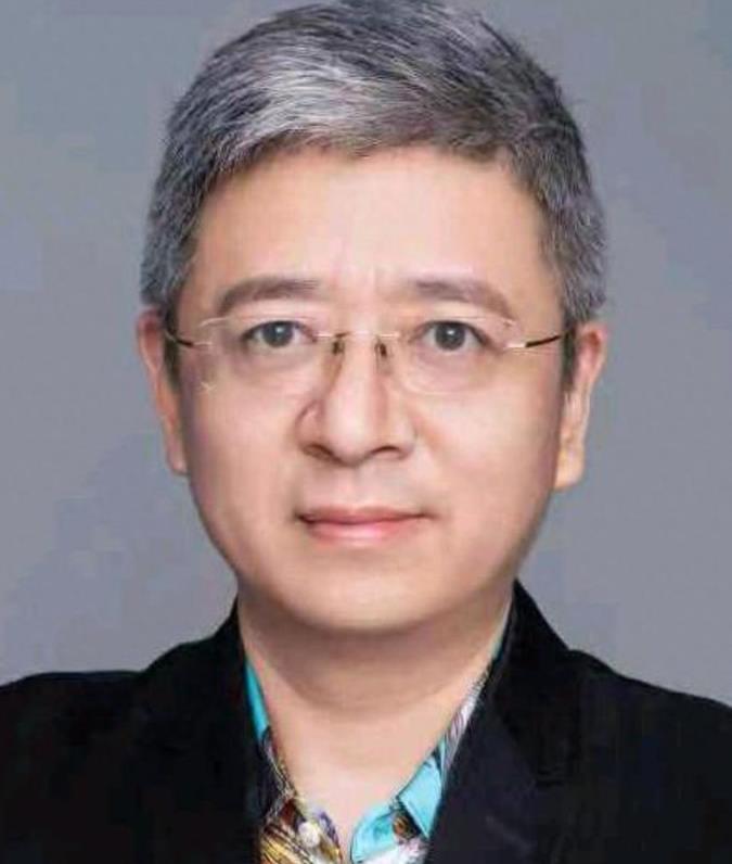 曝53岁营销专家蓝小雨去世。
 
世间功名利禄皆是虚妄，最后那个盒子成了生命终点