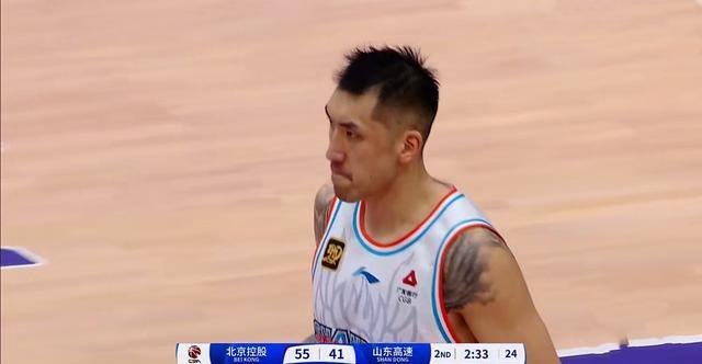 山东男篮绝境逆转，高诗岩三分定胜局守住第3