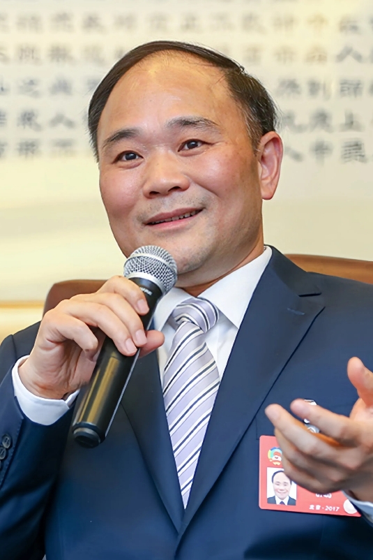 吉利和比亚迪谁更厉害？一起来看看两组核心数据对比:

2022年，吉利一共卖了1