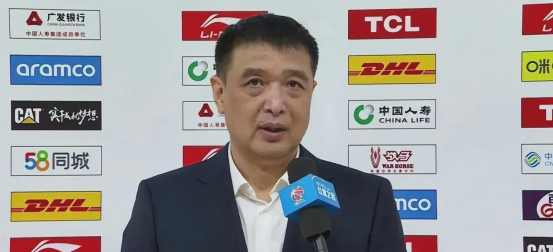
北控管理层掀桌子了，不是因为惜败广东，更是因为……哎，怎么说呢，这场比赛看得人