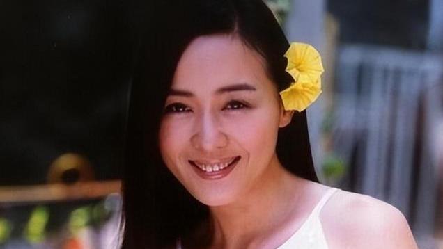 她被前夫一巴掌扇到离婚！二婚嫁世界冠军亿万身家，如今过的怎样