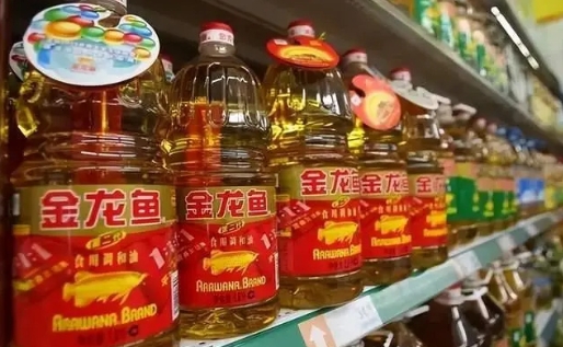 那和长期吃与煤制油混装运输的食用油比起来，那种危害更大呢？

如果你能保证老百姓