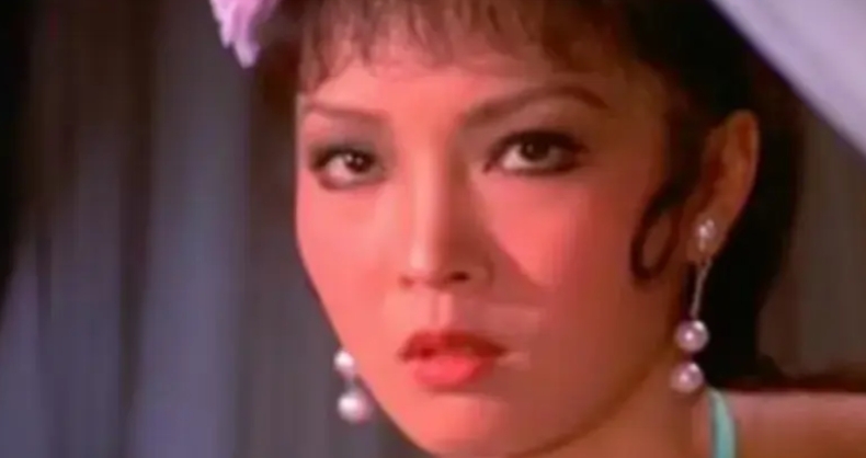 香港艳星李华月：35部大尺度作品，惹争议后落幕？
在那个没有滤镜、没有PS的年代