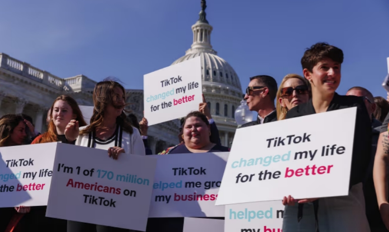 眼看美国网民不满Tiktok禁令跑到中国信息对账，我国反应很快来了。

我外交部
