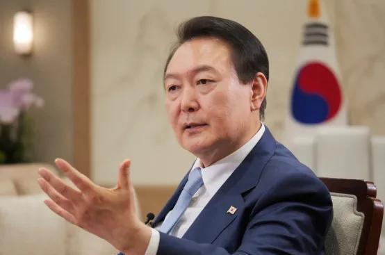 这韩国也是有意思，地方不大事却挺多，随随便便就能弄出吸引全球眼球的事来，身为一号