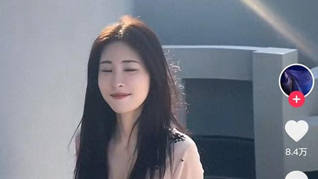 张碧晨情人节罕见晒女儿！5岁华迎晨身高1米2，穿的很潮像华晨宇