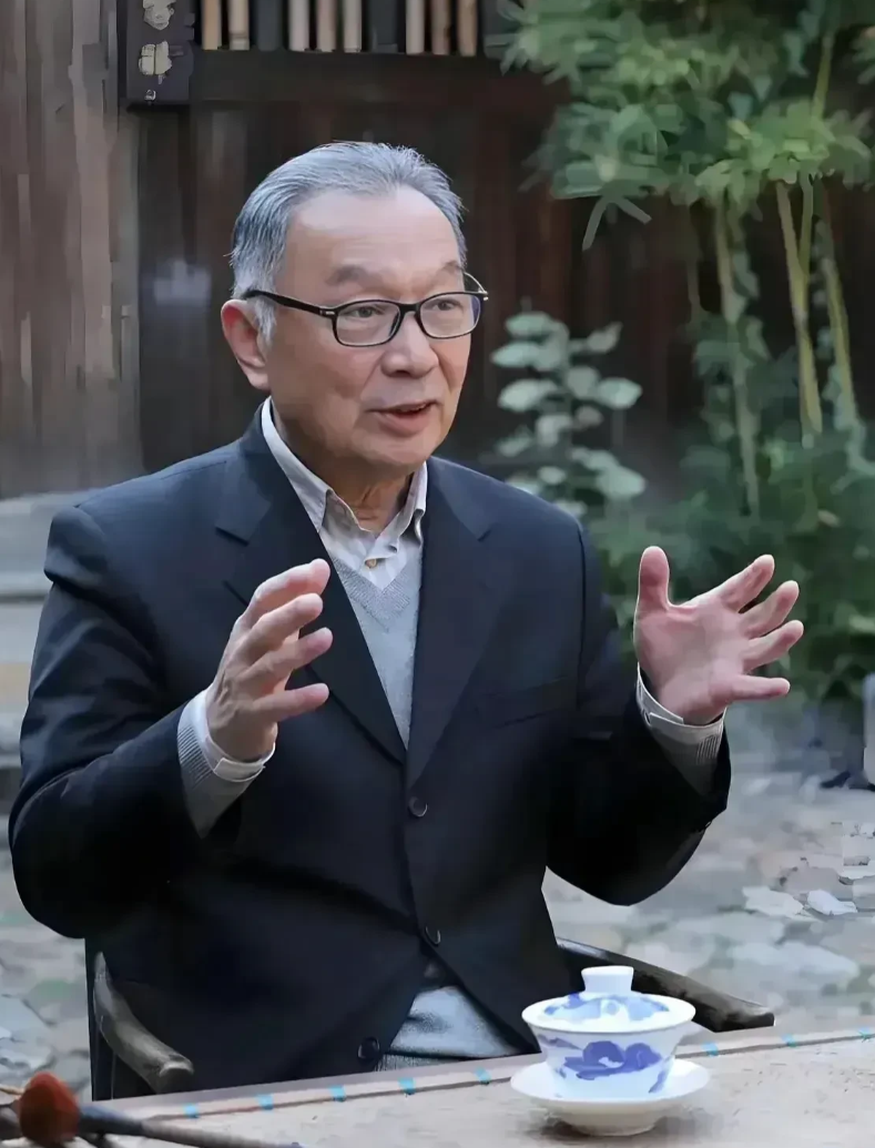 民国九位黑帮大佬结局

第一：王亚樵：被戴笠暗杀；

第二：杜月笙：晚年逃亡香港