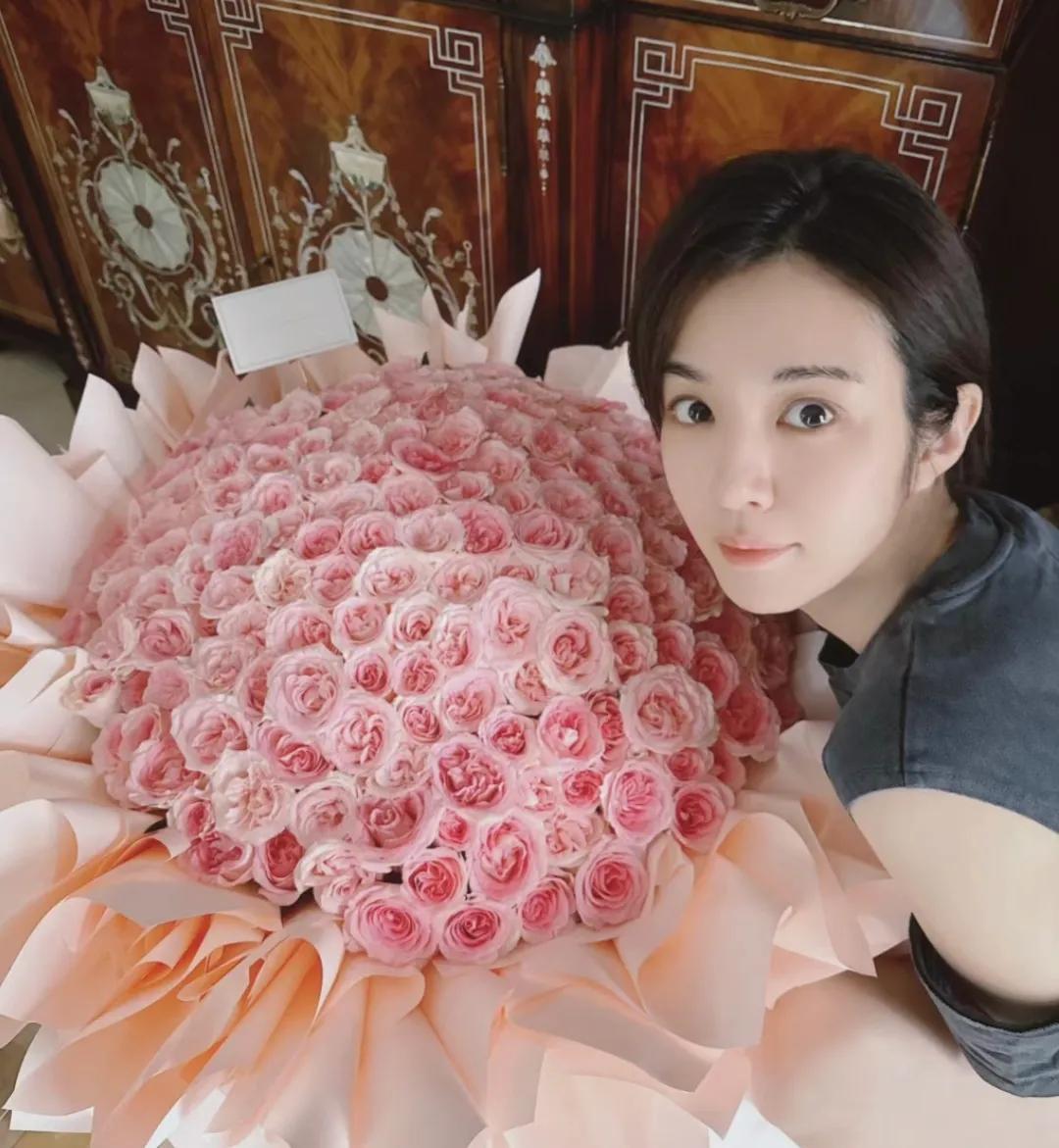 很喜欢王晓晨，看起来挺稳当的一点不嘚瑟。
 
俞灏明也挺好，感觉这俩人都是性格挺