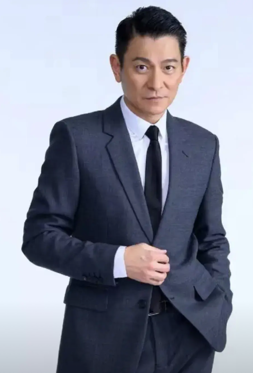 刘德华明明已经名利双收，但为什么一大把年纪还要到处开演唱会赚钱呢？原因其实很简单