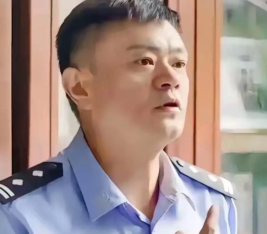 看《驻站》的时候，我还跟老公说他怎么变得瘦得不行了？
我当时就觉得有点不对劲，感