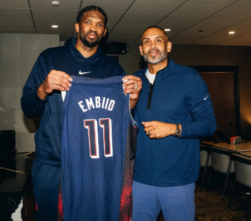 好家伙！NBA季后赛首轮都还没有打完，已经有7名梦之队的成员开始备战奥运了。分别