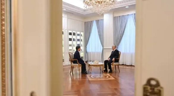 定了 ！中国将参与哈萨克斯坦首座核电站建设。
哈萨克斯坦总统：考虑到中国在民用核