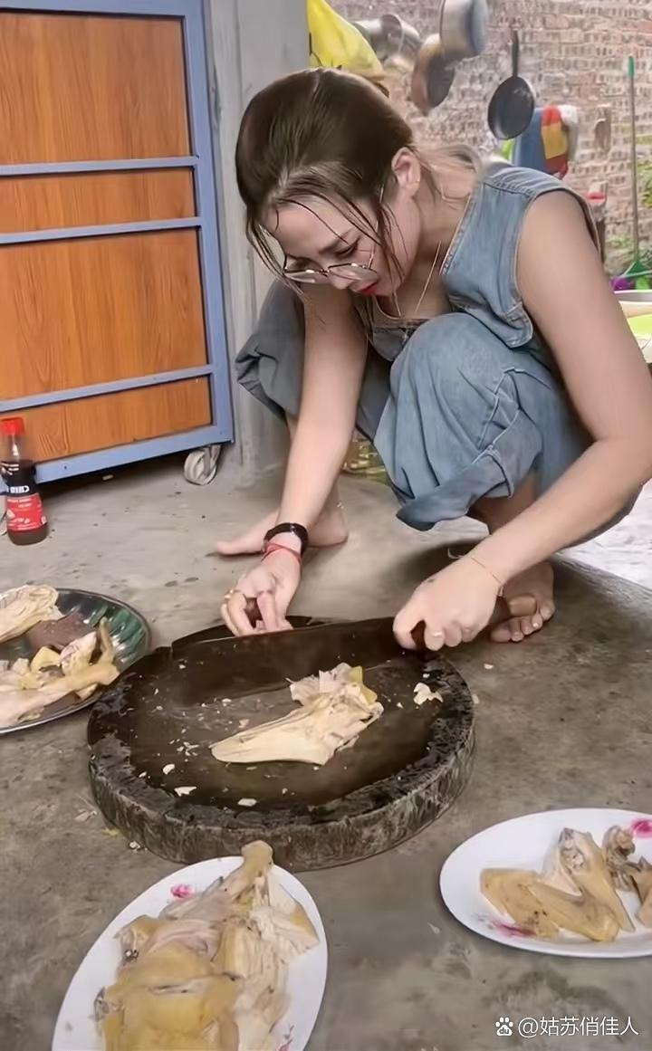 今日幽默：看这刀工手法，不像大陆人呀！哈哈哈哈！