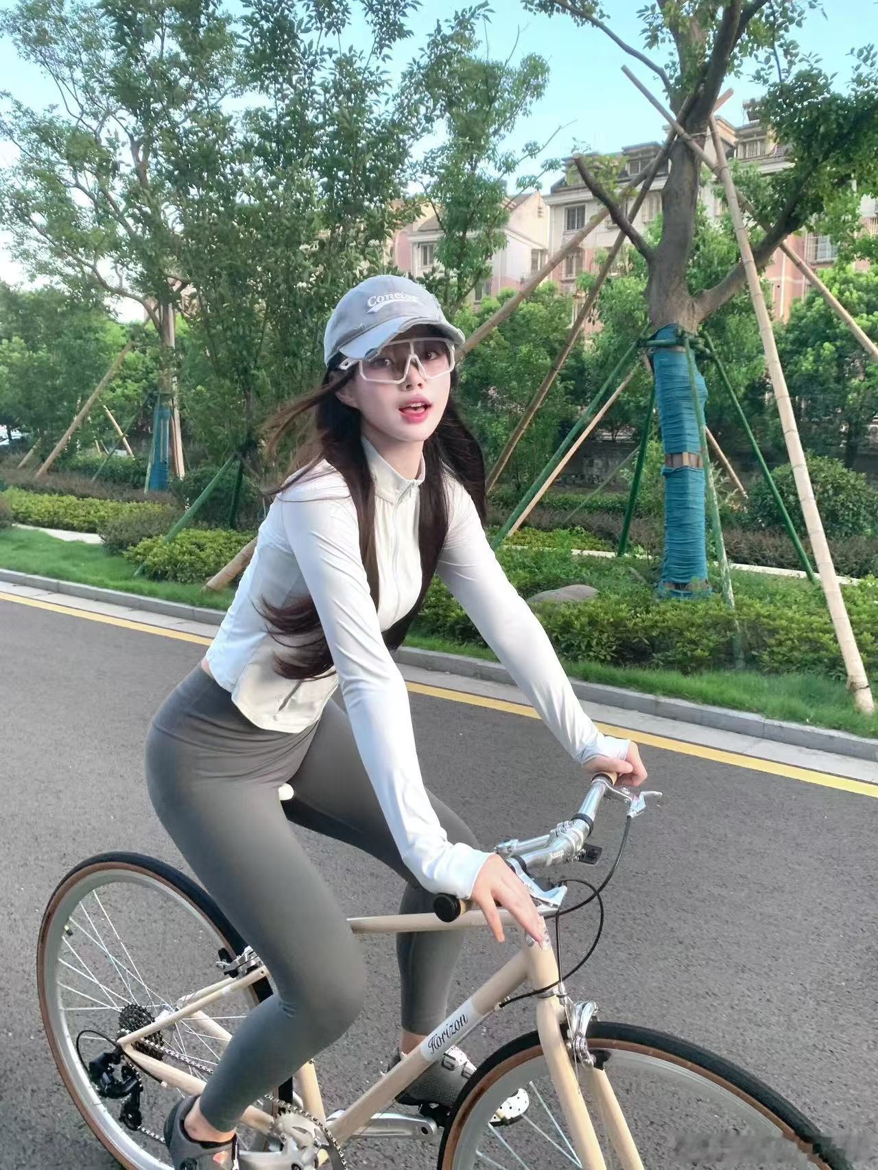 有没有大叔喜欢骑行的女孩子呀，不想单身啦哈哈哈哈哈哈