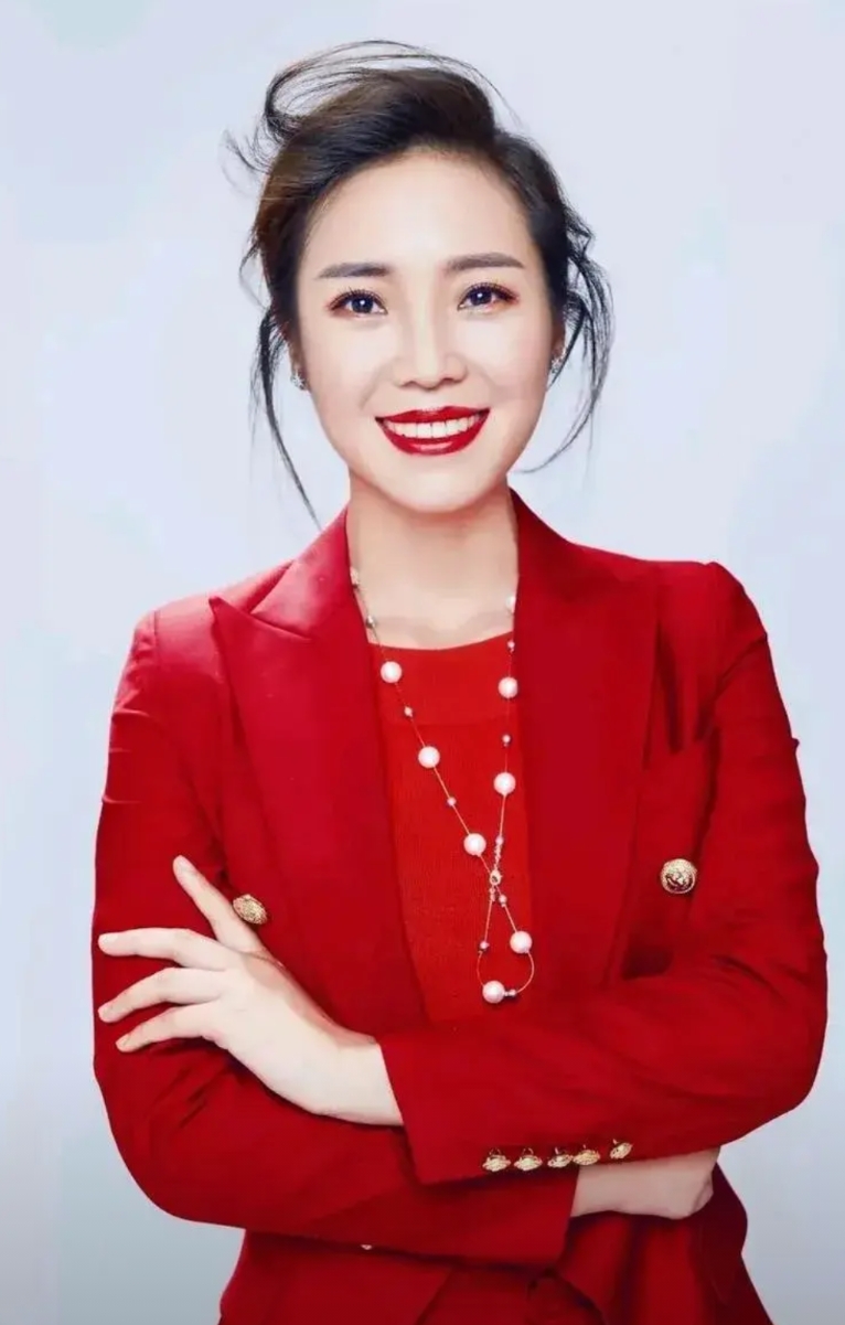 云朵让收回版权后，现在是不是又改成说唱了？
我看云朵在直播间不唱歌了，而改成说顺