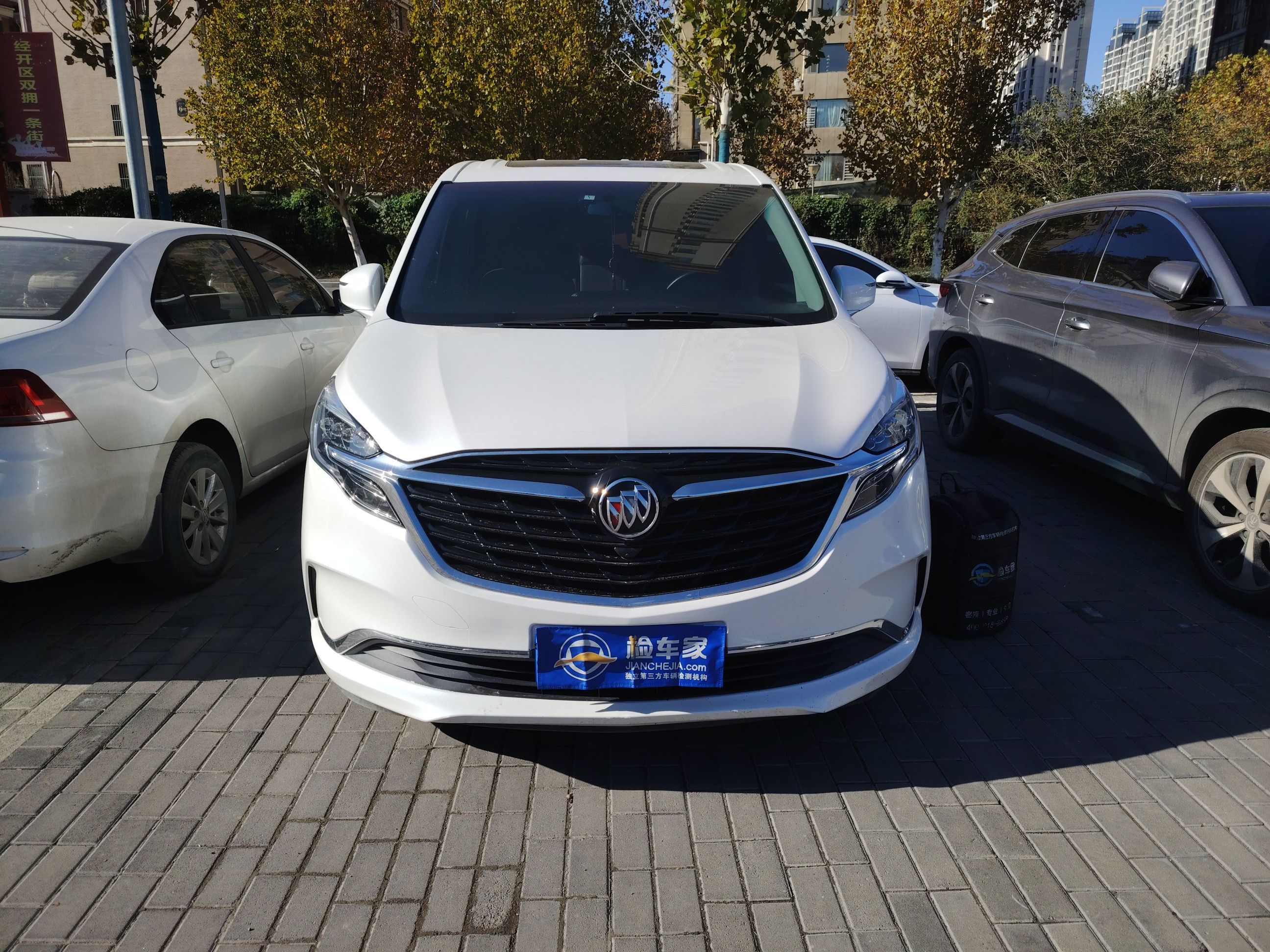 别克GL8真的无力回天了吗？曾经的合资MPV老大，如今销量真的追不上竞争对手？