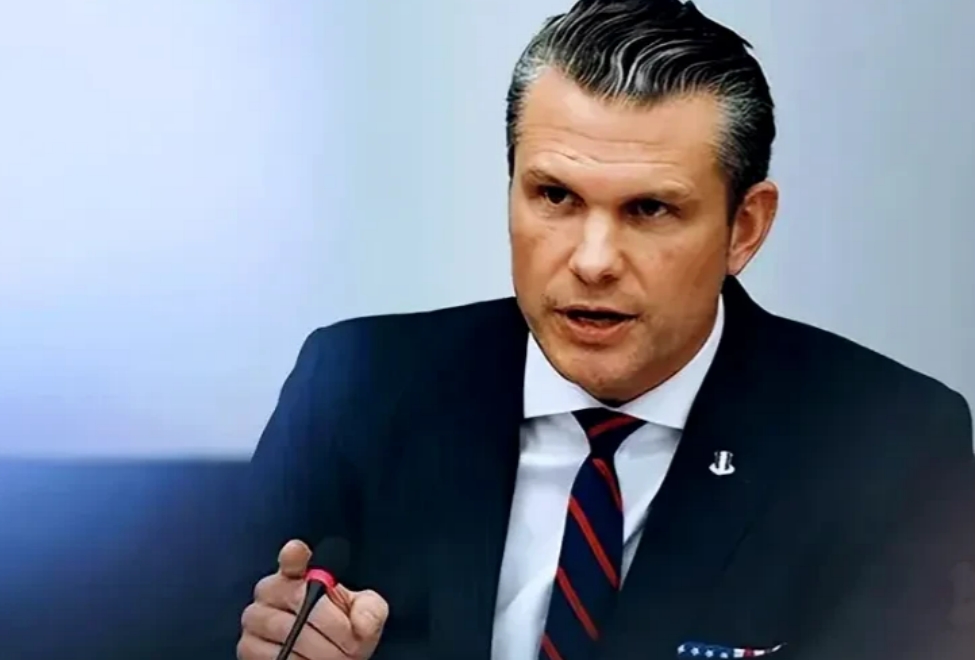 美国国防部紧张了！
美国国防部长近期通过视频会议向日韩两国通报，美军将逐步撤回驻