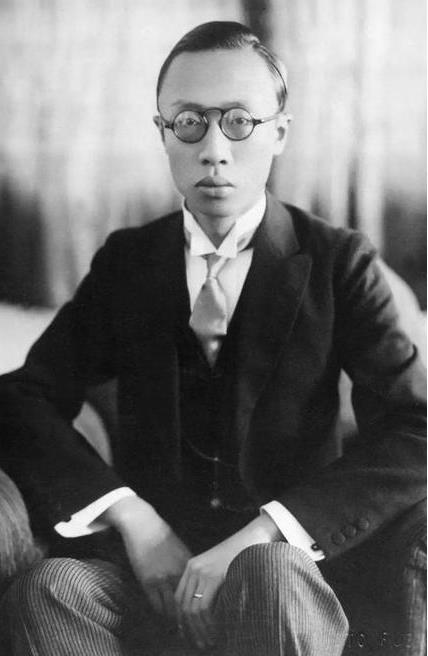 1935 年，末代皇后婉容怀孕了，溥仪听说后非但不高兴，反而非常恼火。原来，溥仪