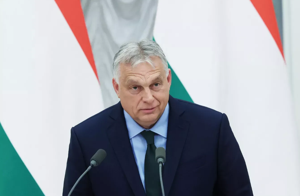 匈牙利总理对欧盟提出公开批评。

欧盟领导人冯德莱恩如愿以偿获得连任，但由于她一