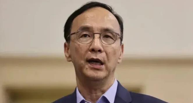 民进党的双簧不演了，民进党团总召柯建铭昨晚彻底摊牌后，国民党主席朱立伦今天对此批