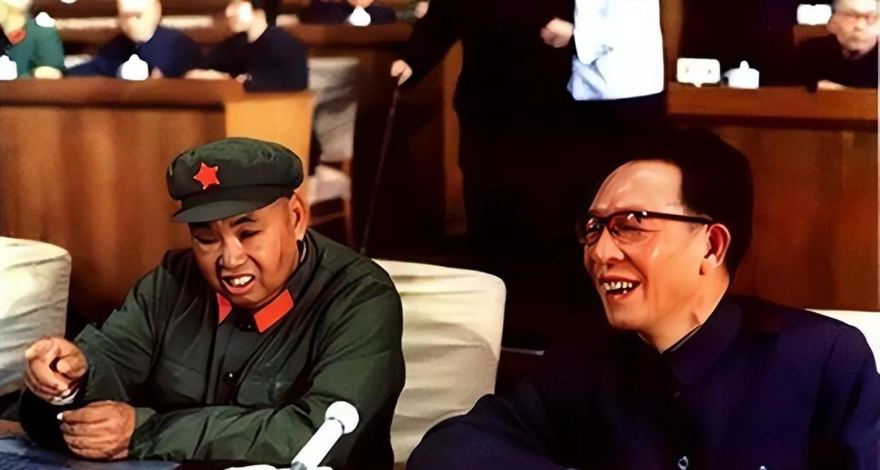 他当过南京军区第一政委，许世友上将是南京军区司令员，后来他居然当上了总政治部主任