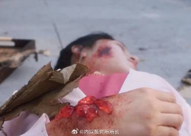 网友发现与凤行用果冻代替血。。。

这个剧真的是大制作吗