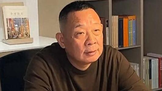 胖东来代购“血洗”货架？长龙排队引发民怨，于东来承诺解决！