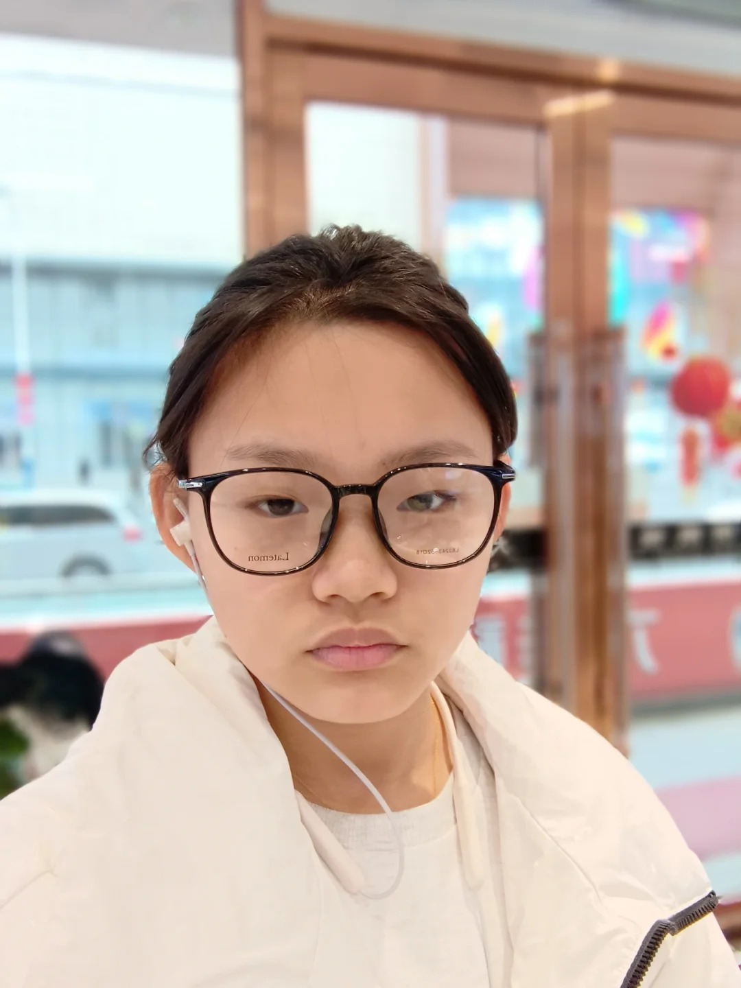 有没有姐妹帮我选一下眼镜框
实在太纠结了下午才洗的头也不知道为什么看起来这么油#