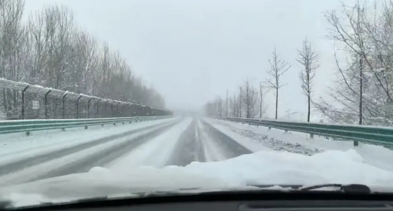 特朗普上台三板斧，野心昭然若揭！
1、政治上清算民主党。无论是取消国际开发署，还