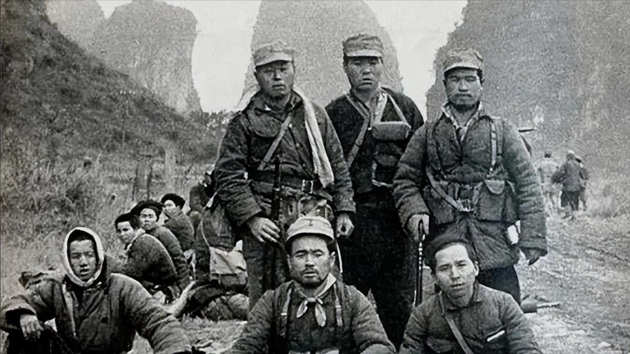 抗战中，日伪军化装成八路军摸进王曲村后，迎面遇到民兵：“站住！”伪军套近乎道：“