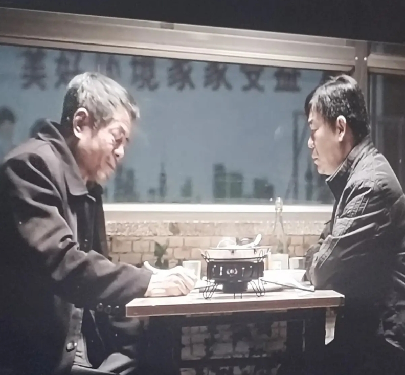 尽管早就知道白银变态连环杀人案，但在《我是刑警》中宋绪口述回忆里，依然对人性之恶