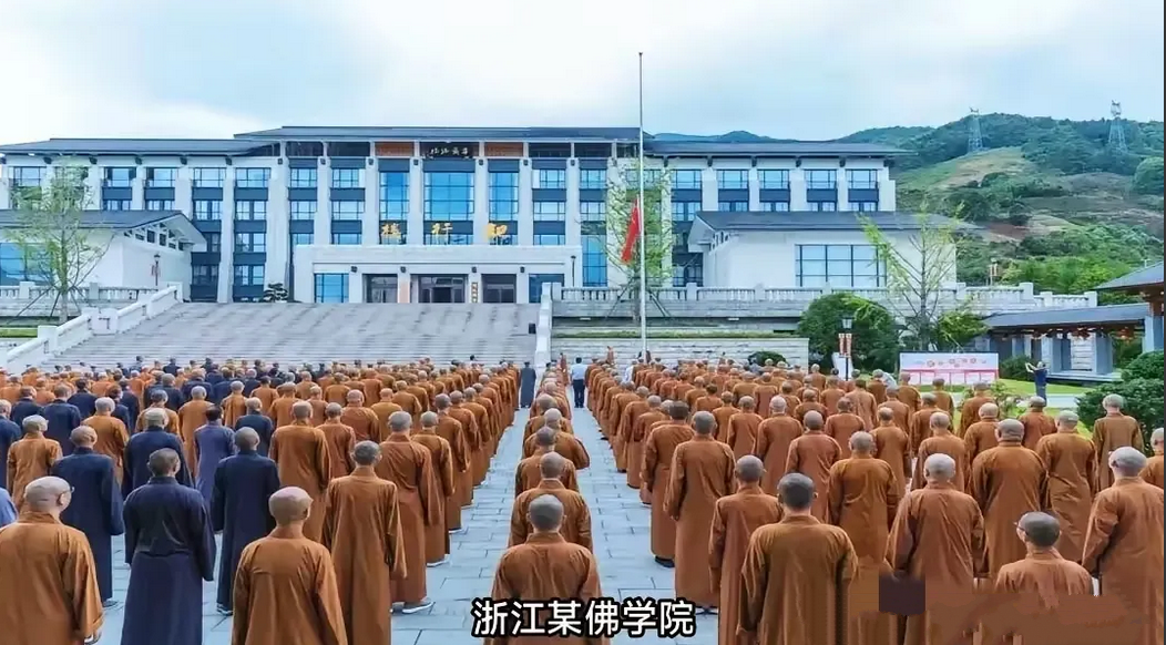 和尚的存在对社会的价值，常常被人忽视。出家僧人通常不参与生产活动，整天待在寺庙里
