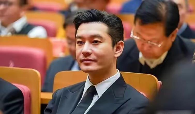 黄晓明真的挺惨的，旗下的艺人没有一个火的