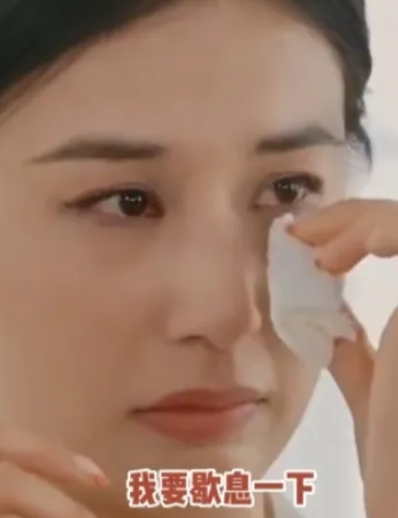 黄圣依与杨子的婚姻走向成焦点。原以为会和好，没想到黄圣依竟选择分开，杨子路边痛哭
