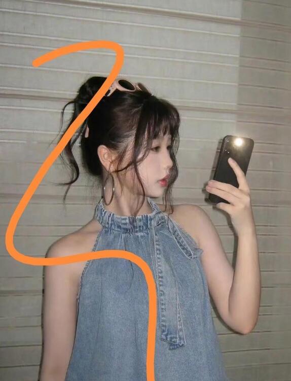 虞书欣发照片前没审核吗？侧脸照也直接发出来了啊

虞书欣发布侧脸照片的行为引发了